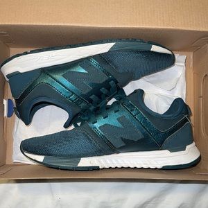 New Balance Sneaker